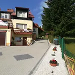 Domino - I *