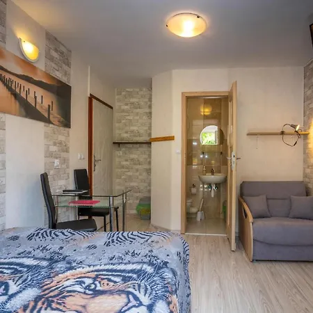 Domino - I Habitación en casa particular *