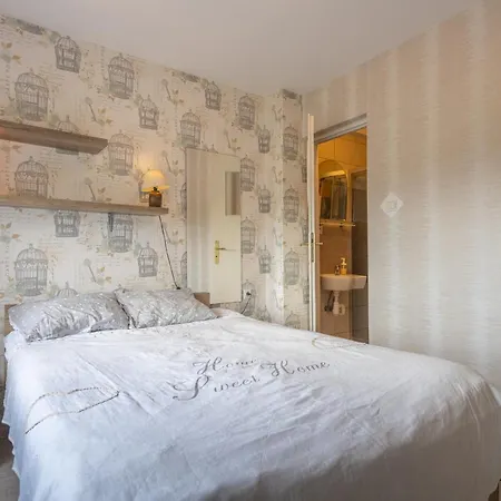 Domino - I Habitación en casa particular