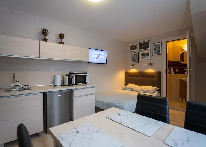 Domino - I Проживание в семье *